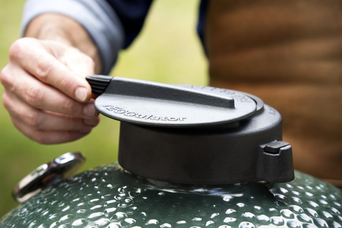 Big Green Egg labakais komodo_darza grils Premout Top Produkts